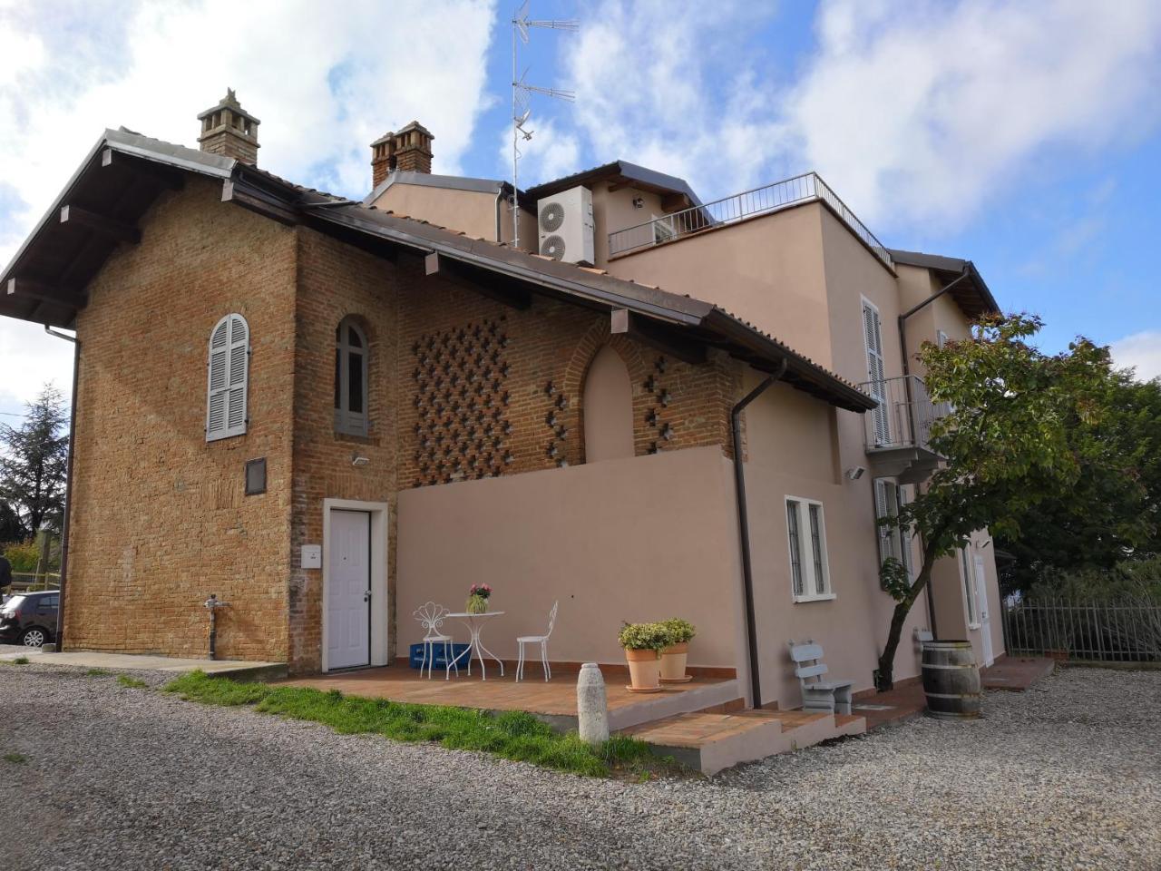 700Enolocanda Santa Giuletta Bagian luar foto