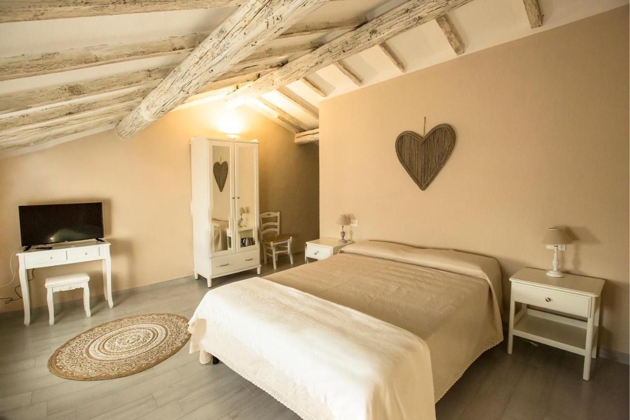 700Enolocanda Santa Giuletta Bagian luar foto